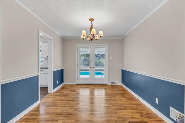 1912 SW Westwood DR, Topeka, KS 66604