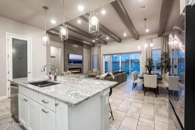 6132 Quicksilver Street, Las Cruces, NM 88012
