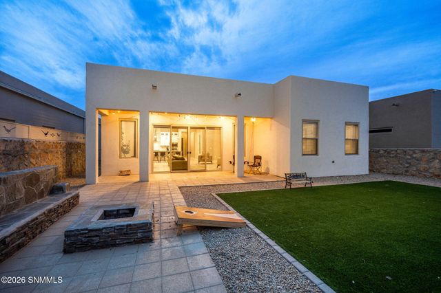 6132 Quicksilver Street, Las Cruces, NM 88012