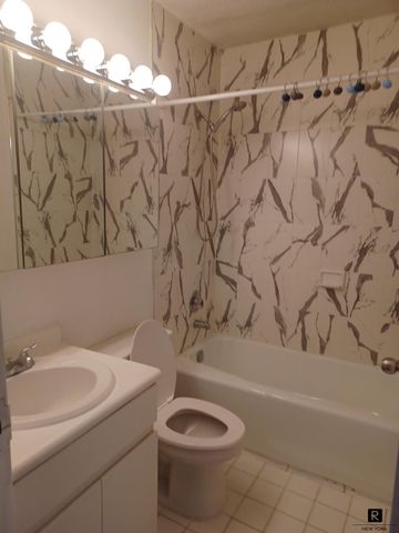 9712 63rd Dr Apt 7A, New York City, NY 11374