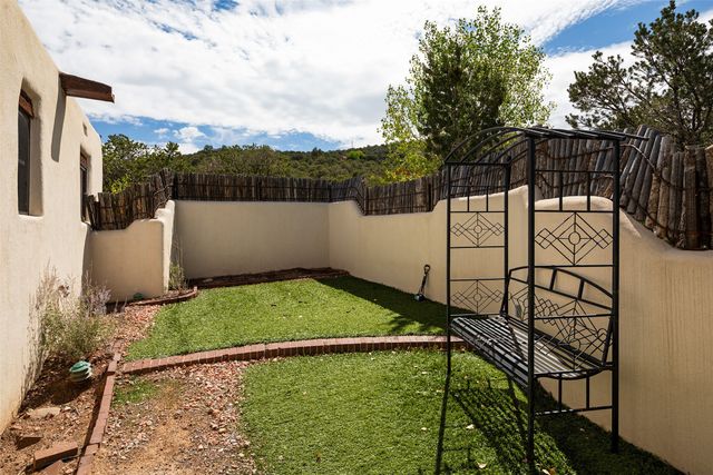 2028 Calle Lejano, Santa Fe, NM 87501