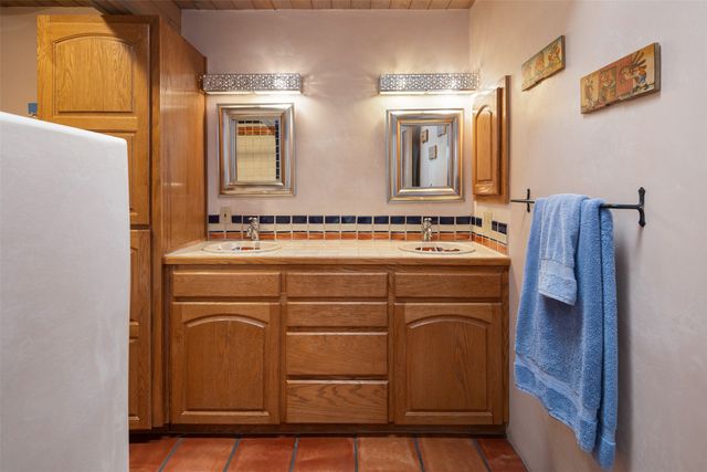 2028 Calle Lejano, Santa Fe, NM 87501