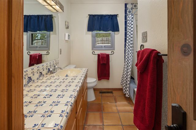 2028 Calle Lejano, Santa Fe, NM 87501