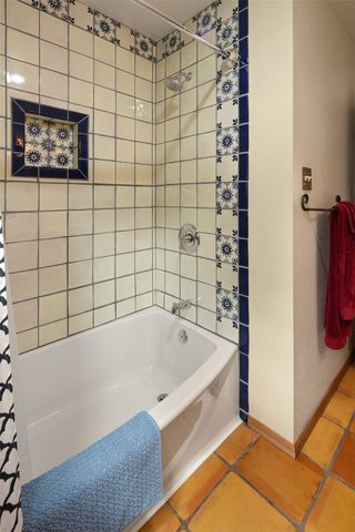 2028 Calle Lejano, Santa Fe, NM 87501