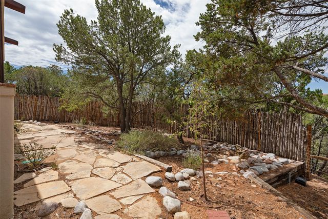 2028 Calle Lejano, Santa Fe, NM 87501