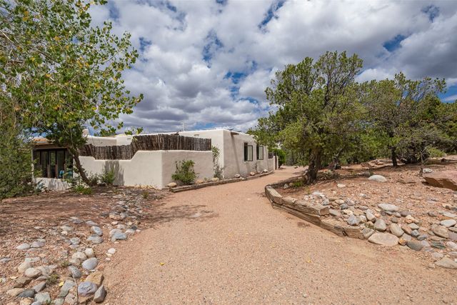 2028 Calle Lejano, Santa Fe, NM 87501