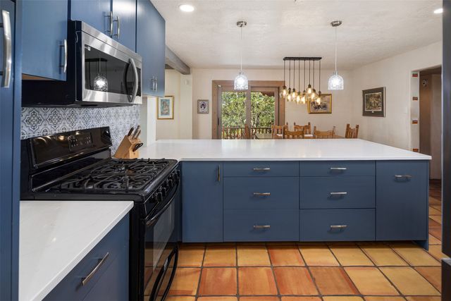 2028 Calle Lejano, Santa Fe, NM 87501