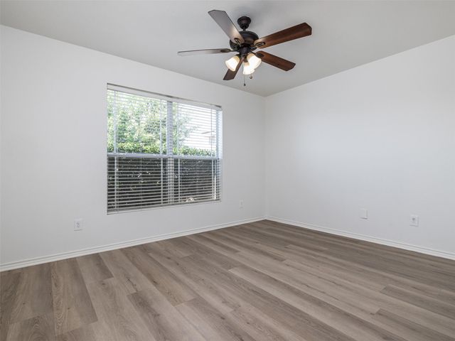 133 Lignite DR, Jarrell, TX 76537