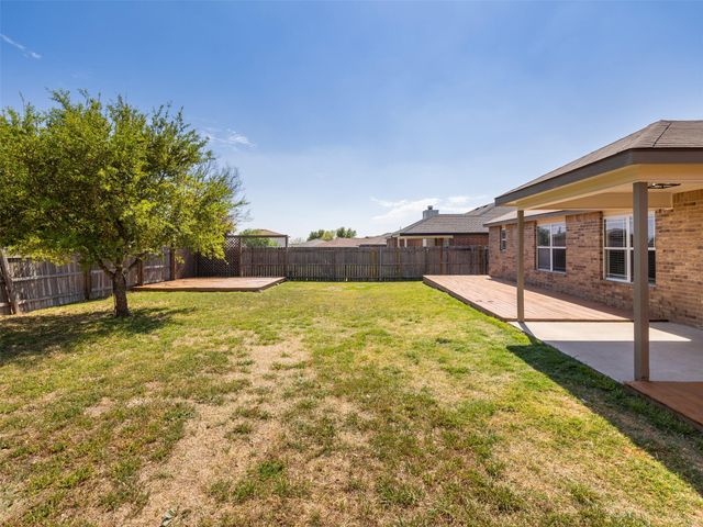 133 Lignite DR, Jarrell, TX 76537