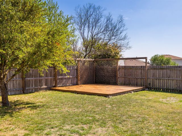 133 Lignite DR, Jarrell, TX 76537