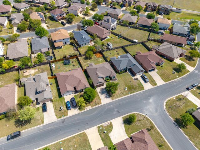 133 Lignite DR, Jarrell, TX 76537