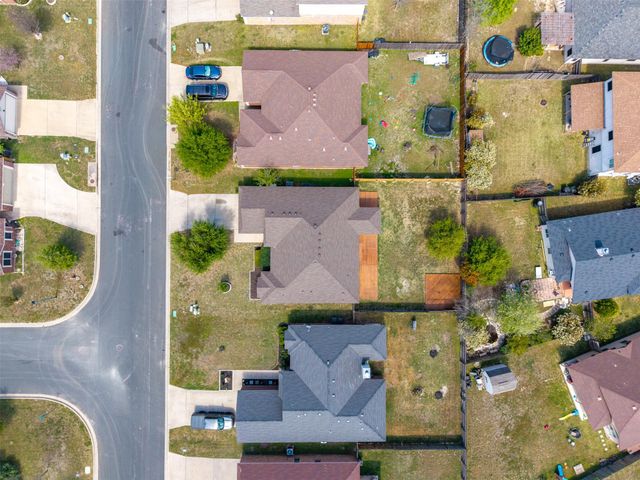 133 Lignite DR, Jarrell, TX 76537