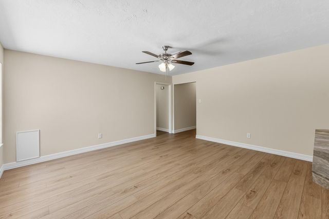 2615 Chimney Rock, Huntsville, TX 77320
