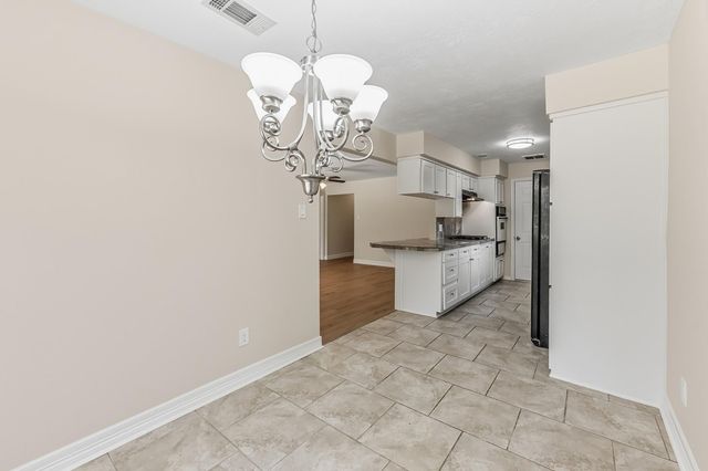 2615 Chimney Rock, Huntsville, TX 77320