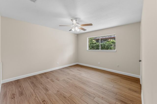 2615 Chimney Rock, Huntsville, TX 77320