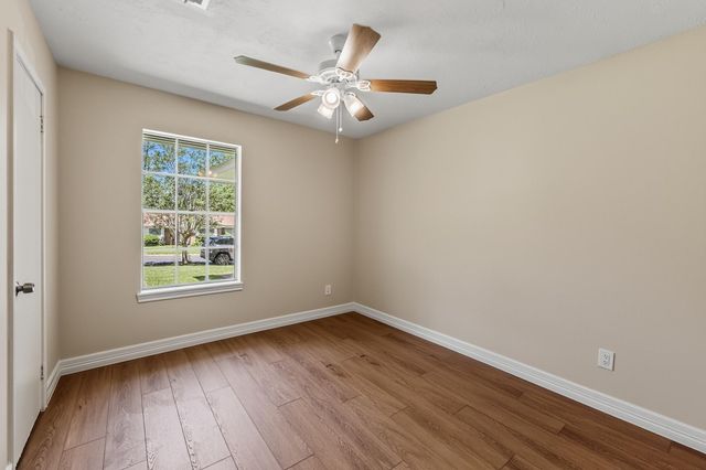 2615 Chimney Rock, Huntsville, TX 77320