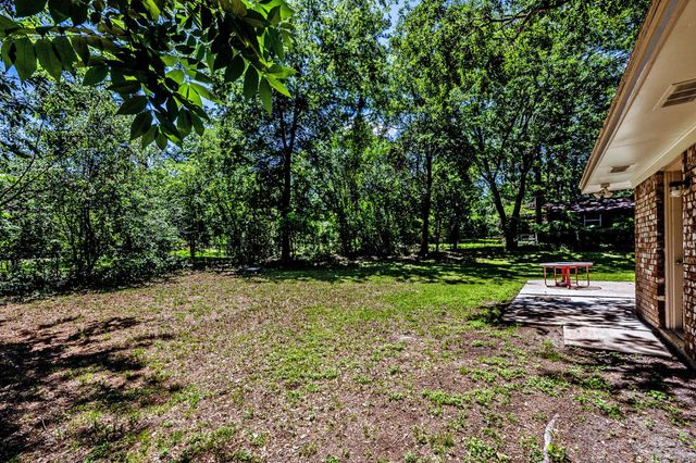 2615 Chimney Rock, Huntsville, TX 77320