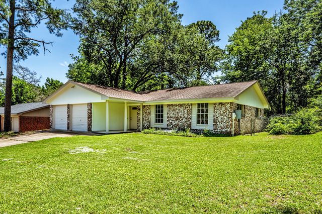 2615 Chimney Rock, Huntsville, TX 77320