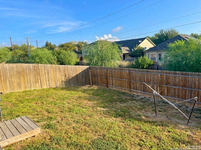 8014 Chanting Bend, San Antonio, TX 78223