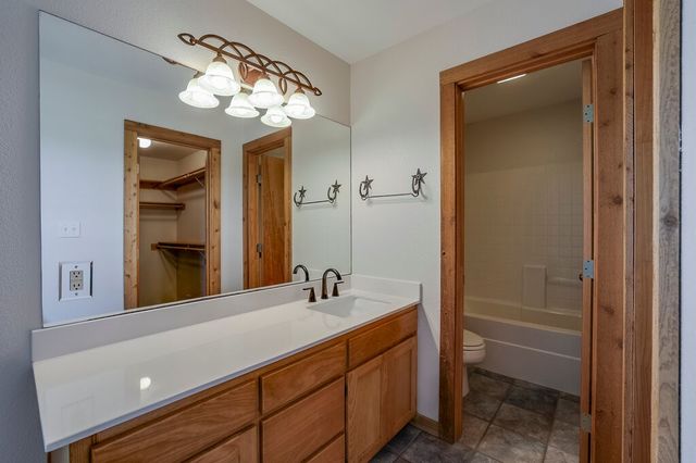 4024 J Rendon Road, Burleson, TX 76028