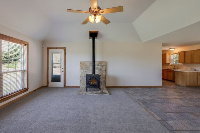 4024 J Rendon Road, Burleson, TX 76028
