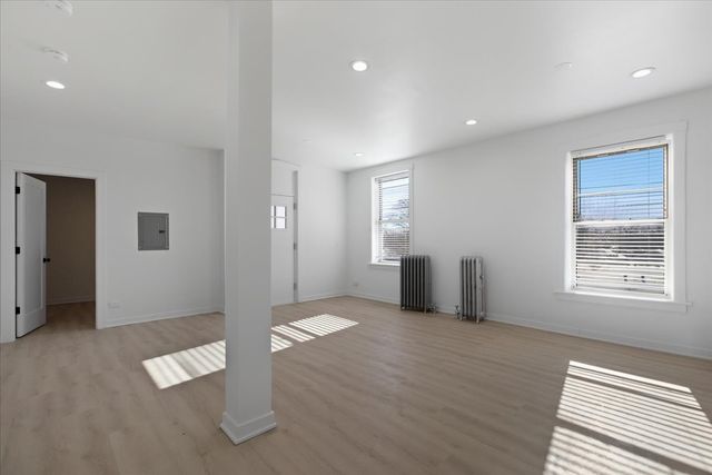 6977 N Bell Avenue 3, Chicago, IL 60645