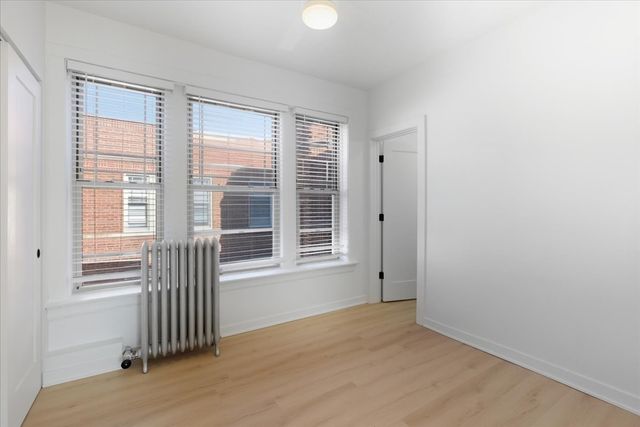 6977 N Bell Avenue 3, Chicago, IL 60645