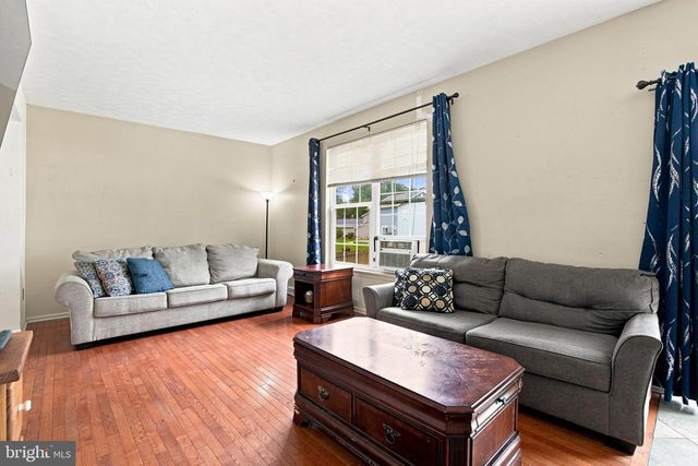 3135 RAINTREE RD, York, PA 17404