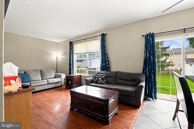 3135 RAINTREE RD, York, PA 17404