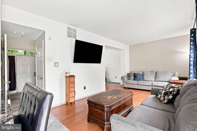 3135 RAINTREE RD, York, PA 17404