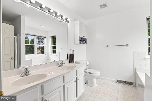 3135 RAINTREE RD, York, PA 17404