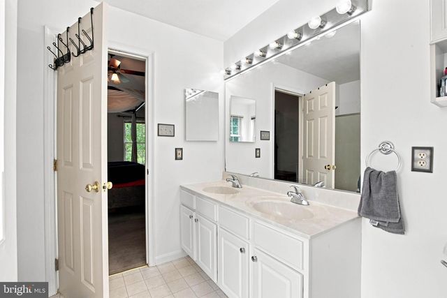 3135 RAINTREE RD, York, PA 17404