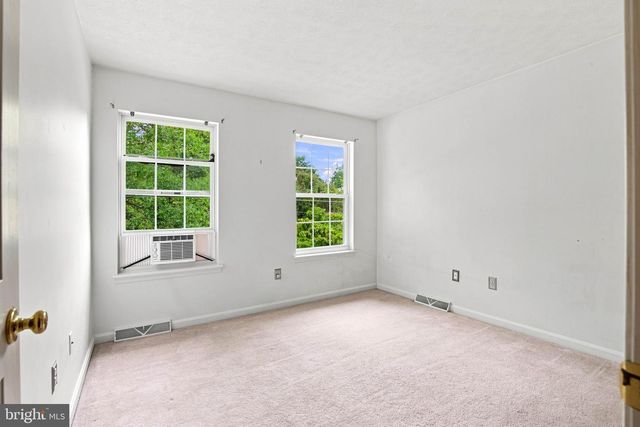 3135 RAINTREE RD, York, PA 17404