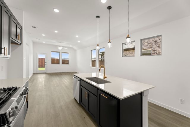 14200 Gallatin Street, Pilot Point, TX 76258