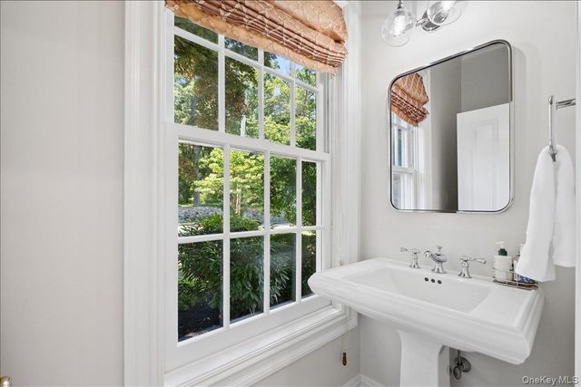 3 Oak Lane, Larchmont, NY 10538