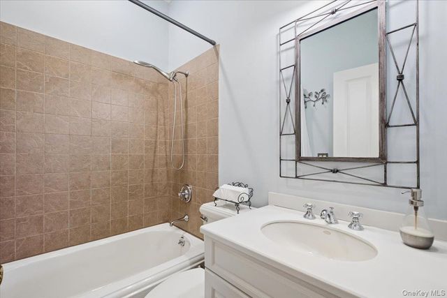 3 Oak Lane, Larchmont, NY 10538