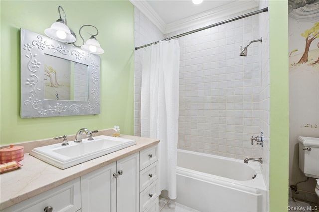 3 Oak Lane, Larchmont, NY 10538