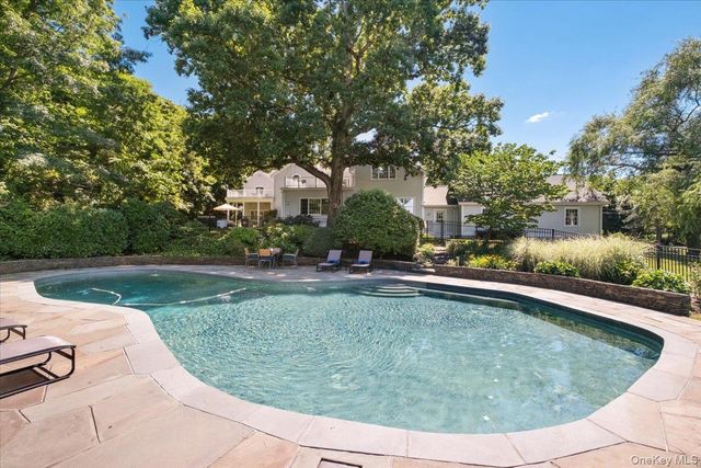 3 Oak Lane, Larchmont, NY 10538