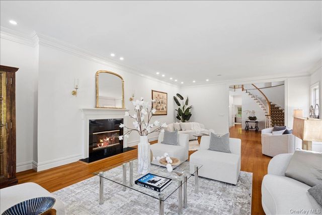 3 Oak Lane, Larchmont, NY 10538