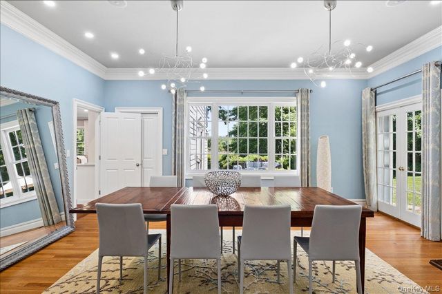 3 Oak Lane, Larchmont, NY 10538
