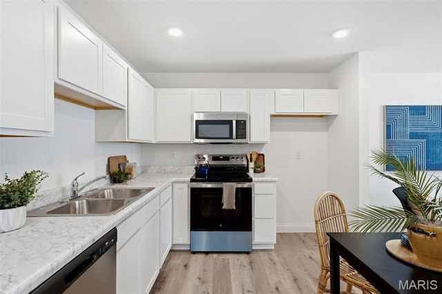 4122 Nebraska Avenue, St Louis, MO 63118