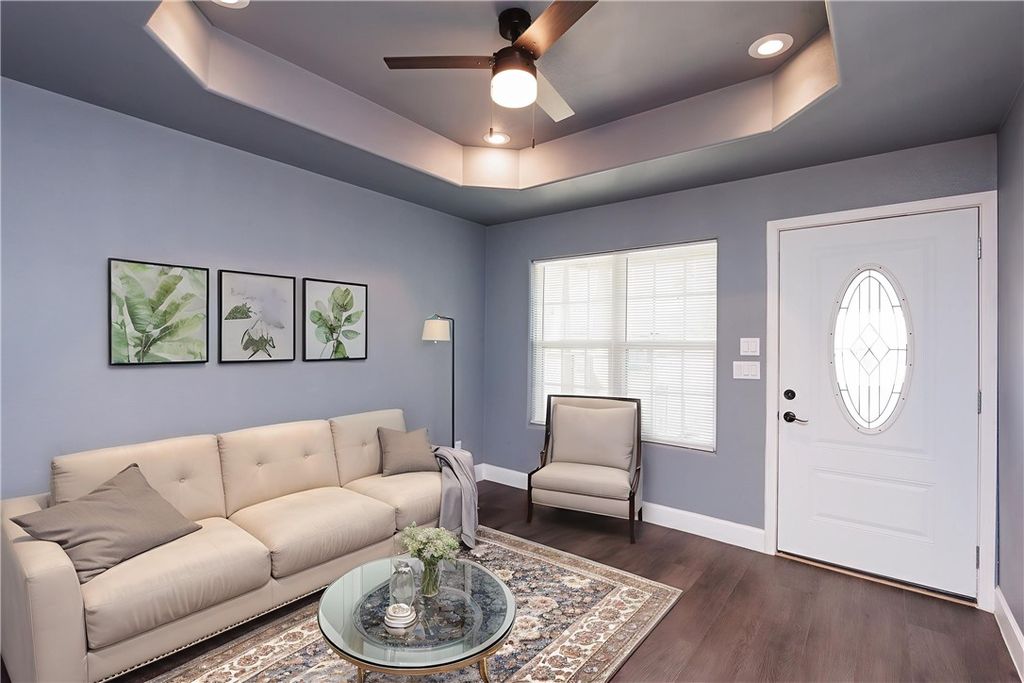 2407 Mary St, Corpus Christi, TX 78405 — photo 2