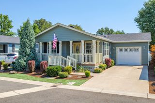 795 Bentley Drive, Grants Pass, OR 97526