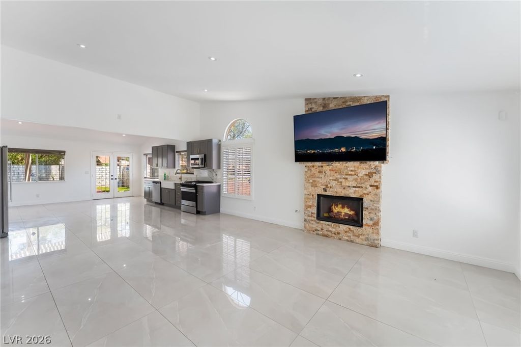 9028 Cypress Point Way, Las Vegas, NV 89117 — photo 2