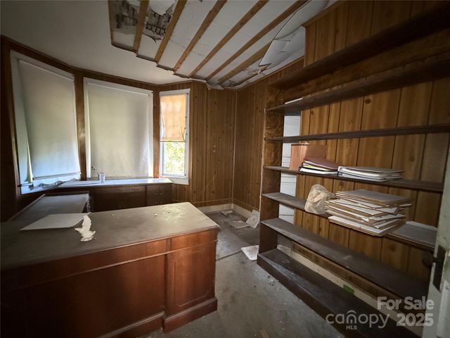 289 S French Broad Avenue, Asheville, NC 28801