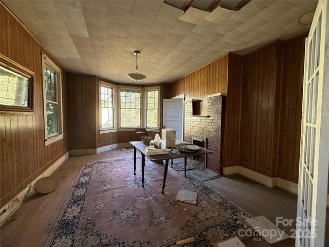 289 S French Broad Avenue, Asheville, NC 28801
