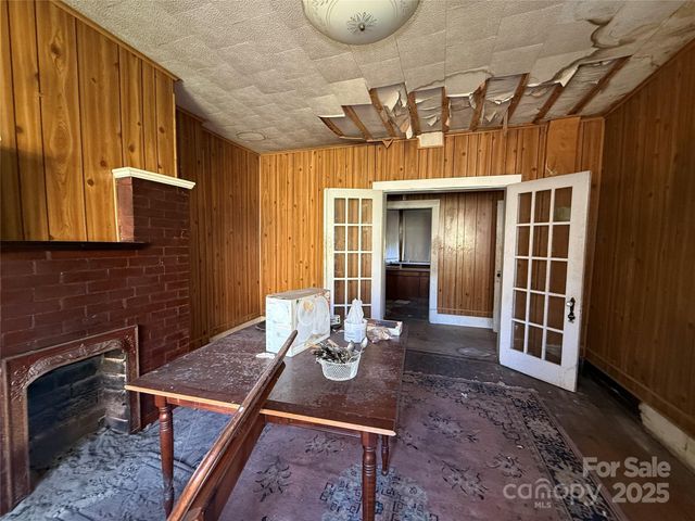 289 S French Broad Avenue, Asheville, NC 28801