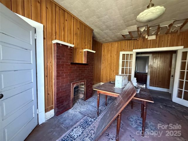 289 S French Broad Avenue, Asheville, NC 28801