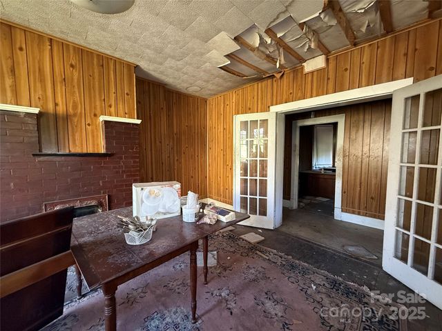 289 S French Broad Avenue, Asheville, NC 28801