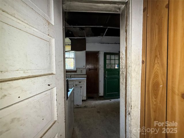 289 S French Broad Avenue, Asheville, NC 28801